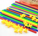 KLOCKI SŁOMKI KONSTRUKCYJNE PATYCZKI DO BUDOWANIA 4 KOLORY PUDEŁKO 400 EL. - obrazek 5