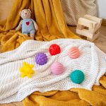 PIŁECZKI SENSORYCZNE MIĘKKIE PIŁKI EDUKACYJNE KOLOR GRYZAK DLA DZIECI 6 SZT - obrazek 2