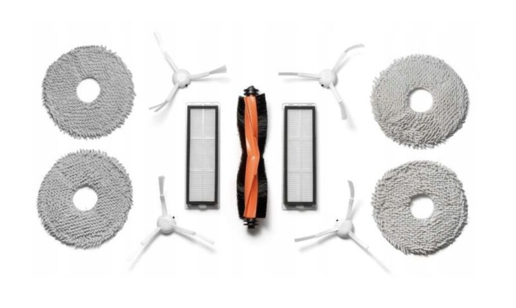 Zestaw akcesoriów do robota sprzątającego: szczotki, filtry, pady czyszczące. Idealne do efektywnego czyszczenia.